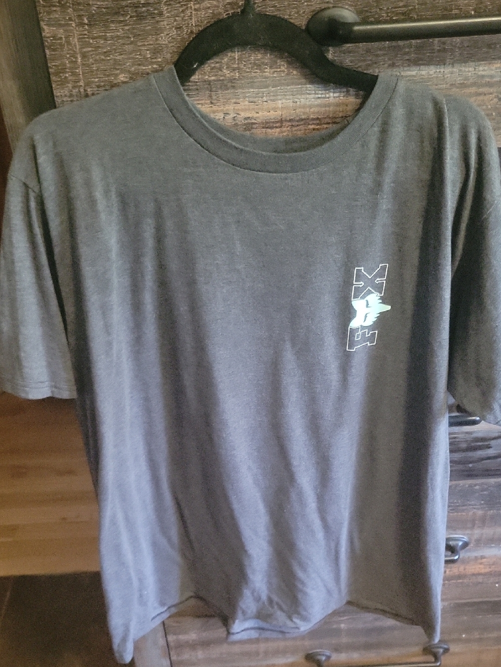 Fox Men's Dark Gray Short-Sleeve Tee with Small Logo